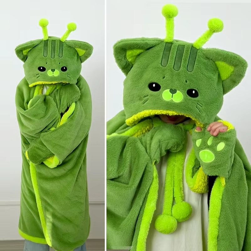 Winter Clothing Cute - ผ้าห่มคลุมตัวลายการ์ตูนแมวเอเลี่ยนน่ารัก ผ้าพลัฌสำหรับฤดูหนาว สีเขียว ผ้าฟลานเนล ชุดคลุมแบบสวมใส่ได้ พร้อมถุงมือ